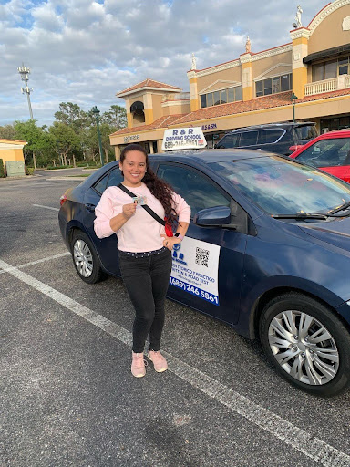 R&R Driving School / international drive / autoescuela / driving school near me / driving lessons / Orlando / Florida /