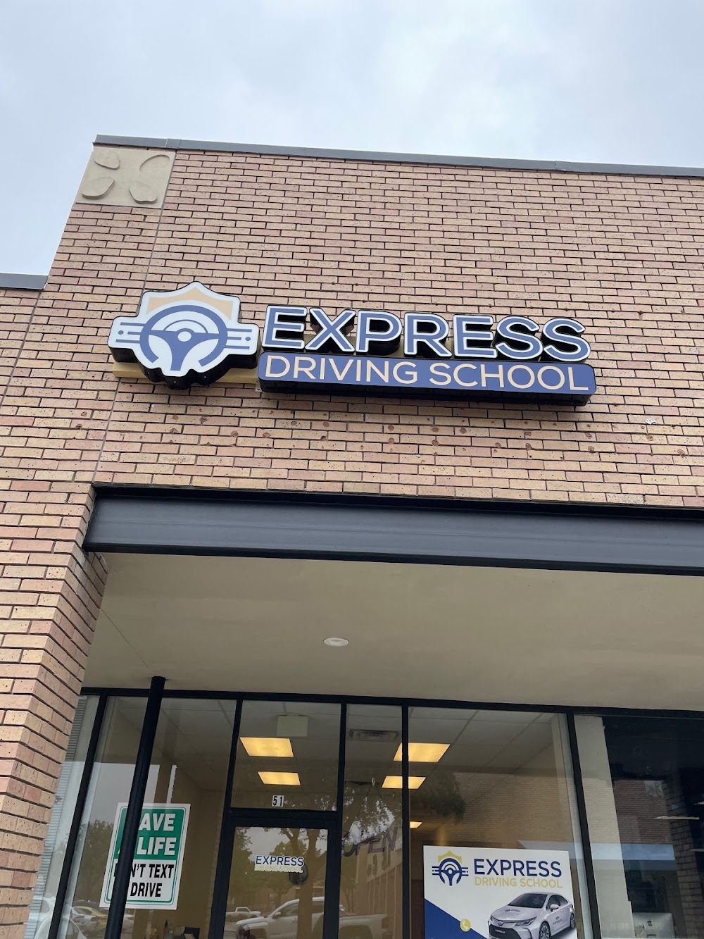 Escuela de Manejo Express en Dallas – Clases Rápidas para Obtener tu Licencia de Conducir