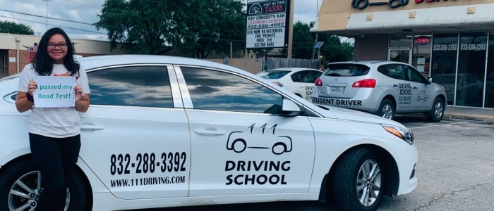 Escuela de Conducir 111 – Clases de Manejo Profesionales y Licencia Rápida
