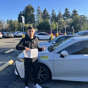 Escuela de Conducción en Silicon Valley – Clases de Manejo Modernas y Certificadas