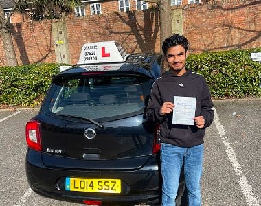 Conducción Dinámica: Innovación en Velocidad y Control para Autos de Alto Rendimiento