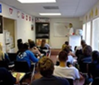 Escuela de tráfico Alexander Traffic School – Curso de manejo y preparación para el examen de conducir