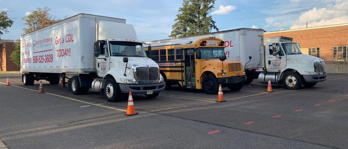 ¡Conviértete en conductor profesional! Academia de Truck Driving – Cursos certificados y práctica real