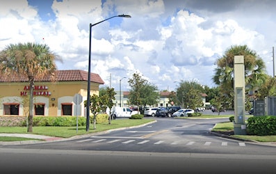 Escuela de Manejo Kissimmee – Clases de Conducción y Tráfico para Obtener tu Licencia