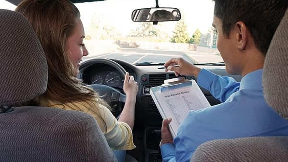 Escuela de Conducción ASA: Aprende a Conducir y Domina el Tráfico con Expertos