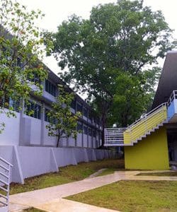 Escuela Superior Medardo Carazo – Campus, Instalaciones y Vida Estudiantil