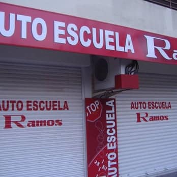 Escuela de Manejo Ramos: Clases de conducción, certificación y práctica segura