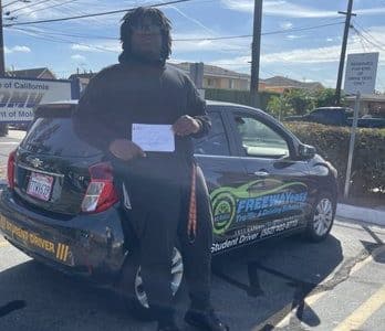 Escuela de Manejo Freeway Easy: Clases de Conducción y Tráfico Sin Estrés