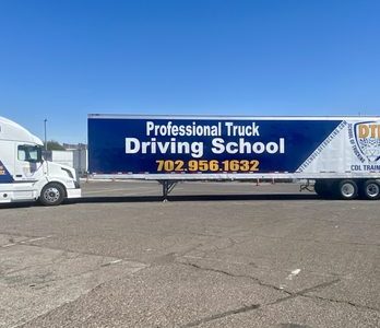 Escuela DTR Trucking en Las Vegas – Curso de Conducción de Camiones y Certificación Profesional