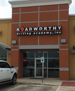 Academia Roadworthy Driving: Cursos de Conducción Segura y Certificación de Vehículos