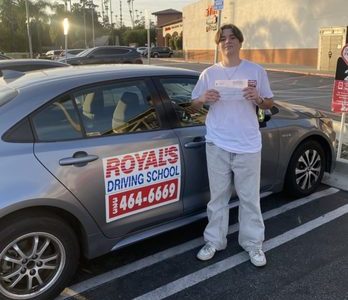 Escuela de Conducción Royals: Aprende a conducir con los mejores instructores