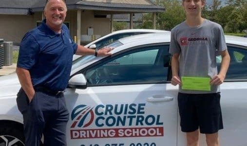 Escuela de Conducción Cruise Control – Clases de Manejo Seguro y Eficiente