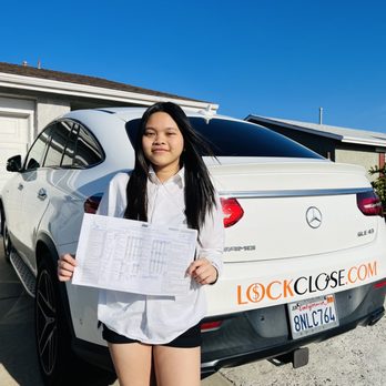 Escuela de Conducción en San Diego – Clases de Manejo, Licencia y Seguridad al Volante