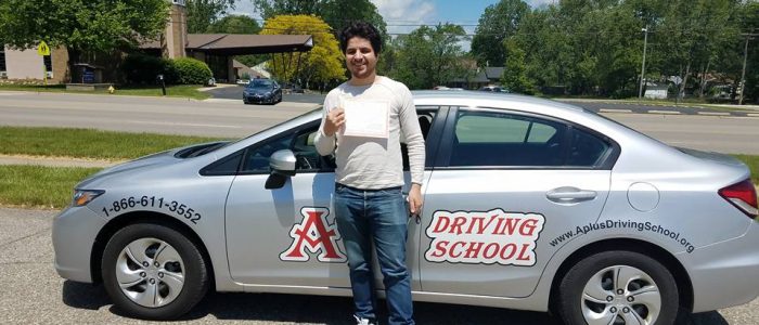 Aplus Driving School: Escuela de Conducción Premium – Clases de Manejo, Simuladores y Certificación