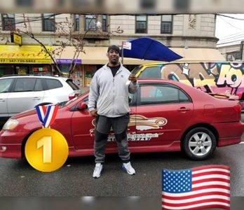 Escuela de Conducción Elegante – Clases Premium, Instructores Certificados y Vehículos de Lujo