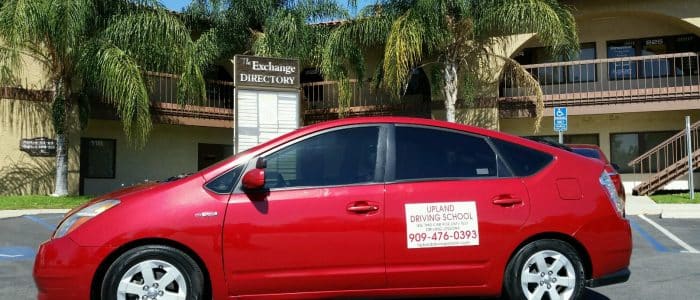 Escuela de Conducción Upland – Clases de Manejo, Licencia y Seguridad Vial